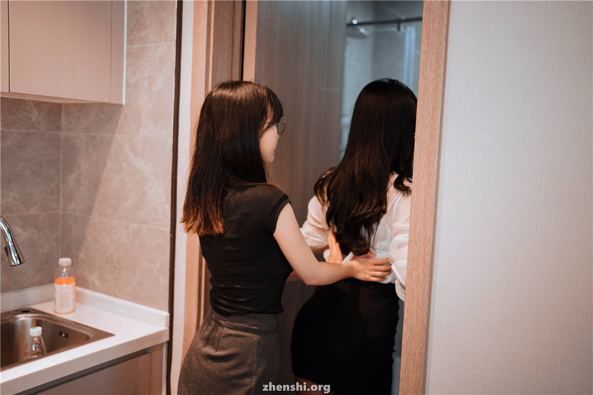 1 (2)