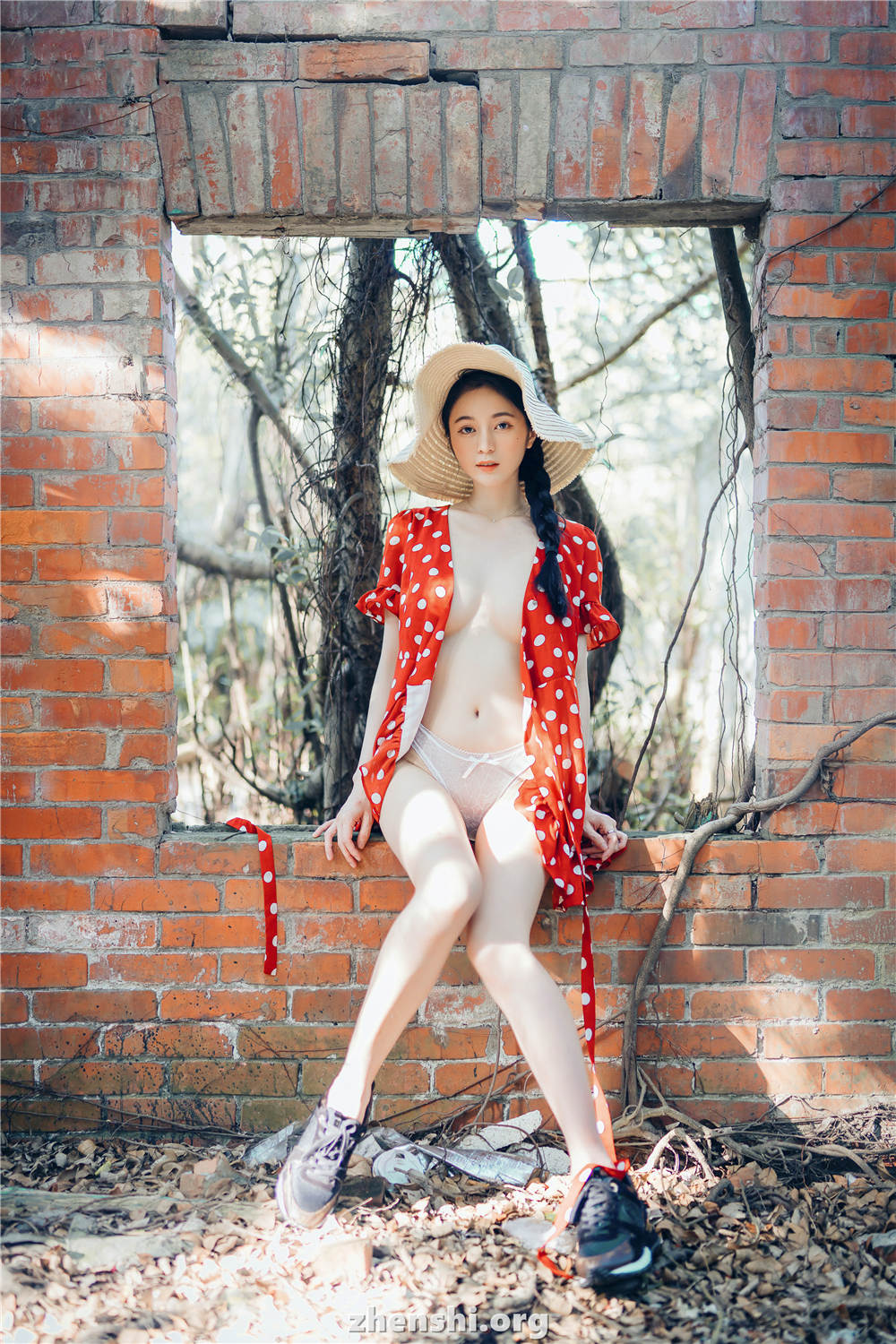 [JVID] Big breasts Chenchen’s first experience in the wild (115P)