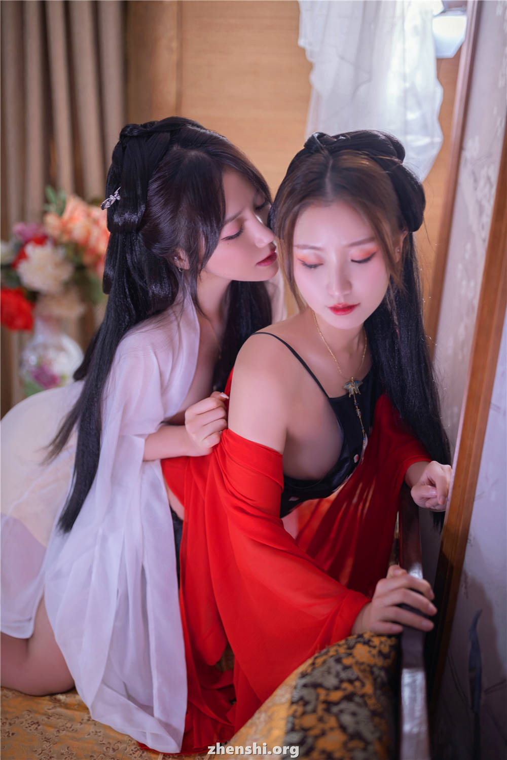 XIUREN秀人网鱼子酱Fish – 明姝 情趣双人古风写真 剧情双人露逼露乳 无水印 [153P-2.11GB]
