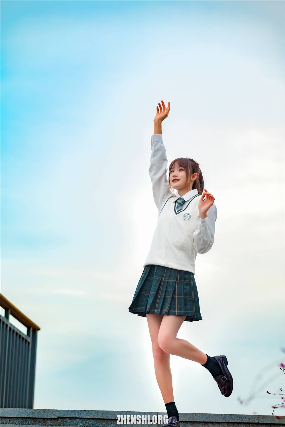 Coser@兔子Zzz不吃胡萝卜 – 青草味的河堤 25P
