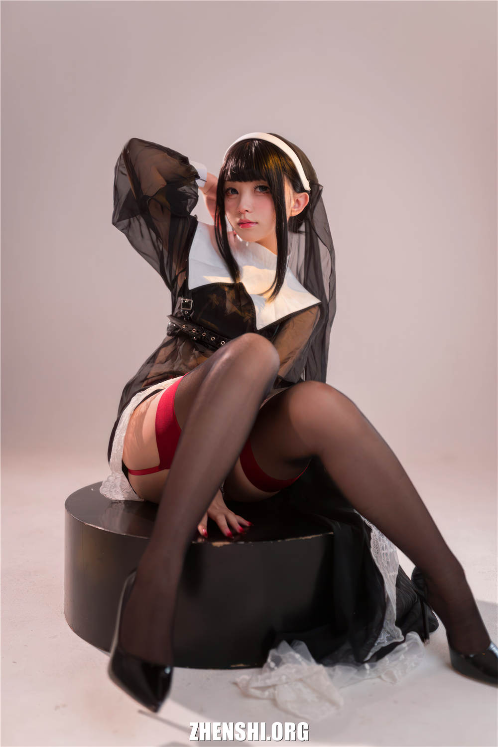 Coser Cosplay@花铃 – 修女的忏悔室 64P